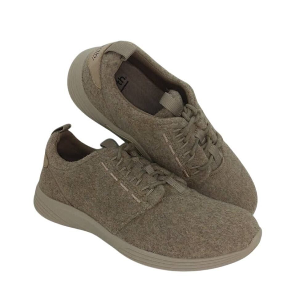 Earth Scenic Quartz Women's Taupe Nubuck Walking Sneakers - Size: 7 1/2M